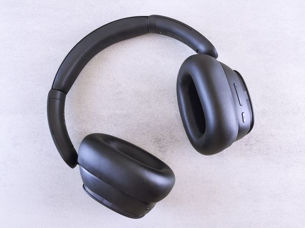 Drift foldable travel headphones product photo