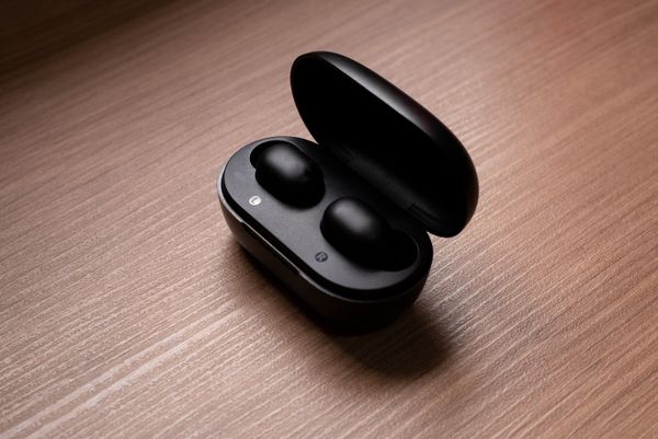 Halo noise-cancelling earbuds product photo